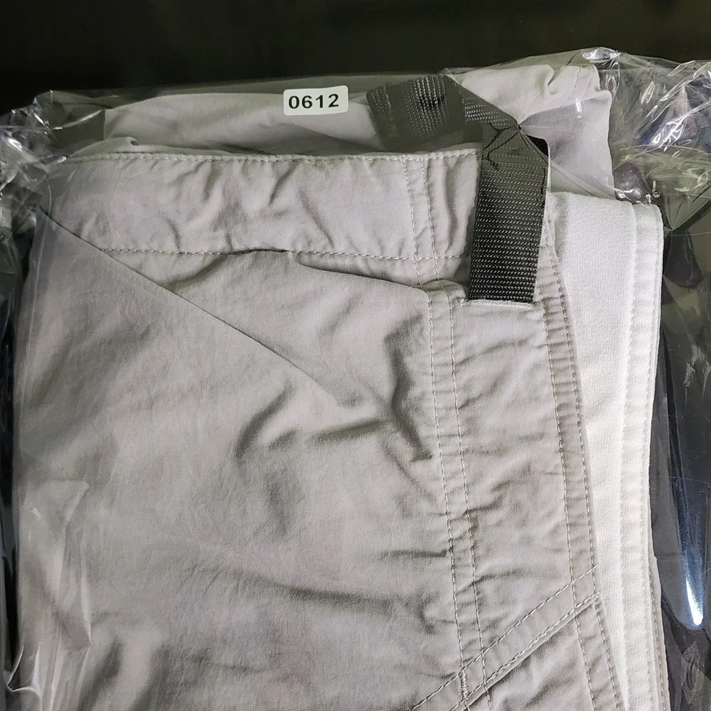 Mountain Hardwear Hiking Pants Womens 14 Gray Cargo Belted Outdoor Excellent